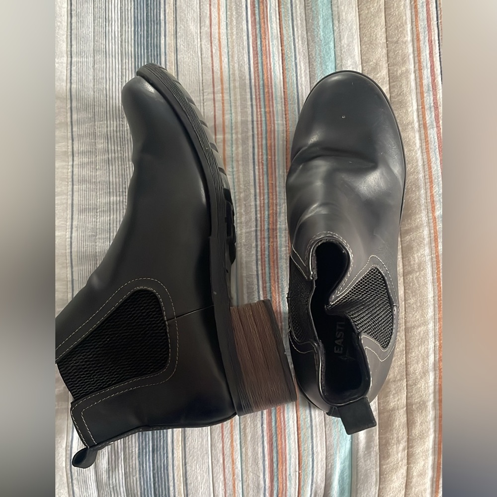 Eastland women's Chelsea boot